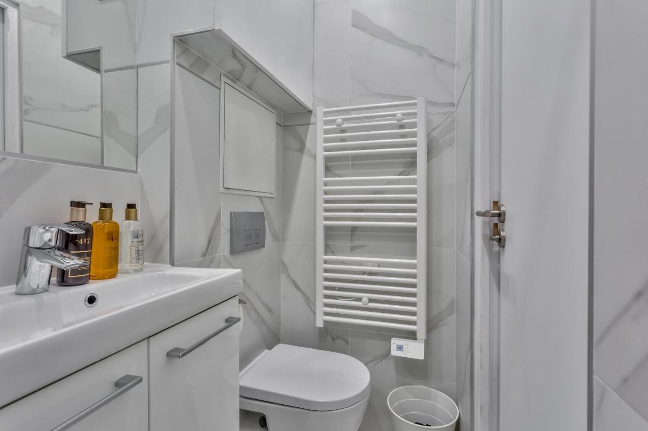 114 - Urban Saint Denis Couture Apartment Париж Екстериор снимка